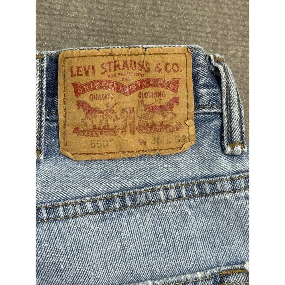 Levis 550 Jeans Mens 38x32 Light Wash Relaxed Fit Tapered Leg‎ Denim Zip Fly